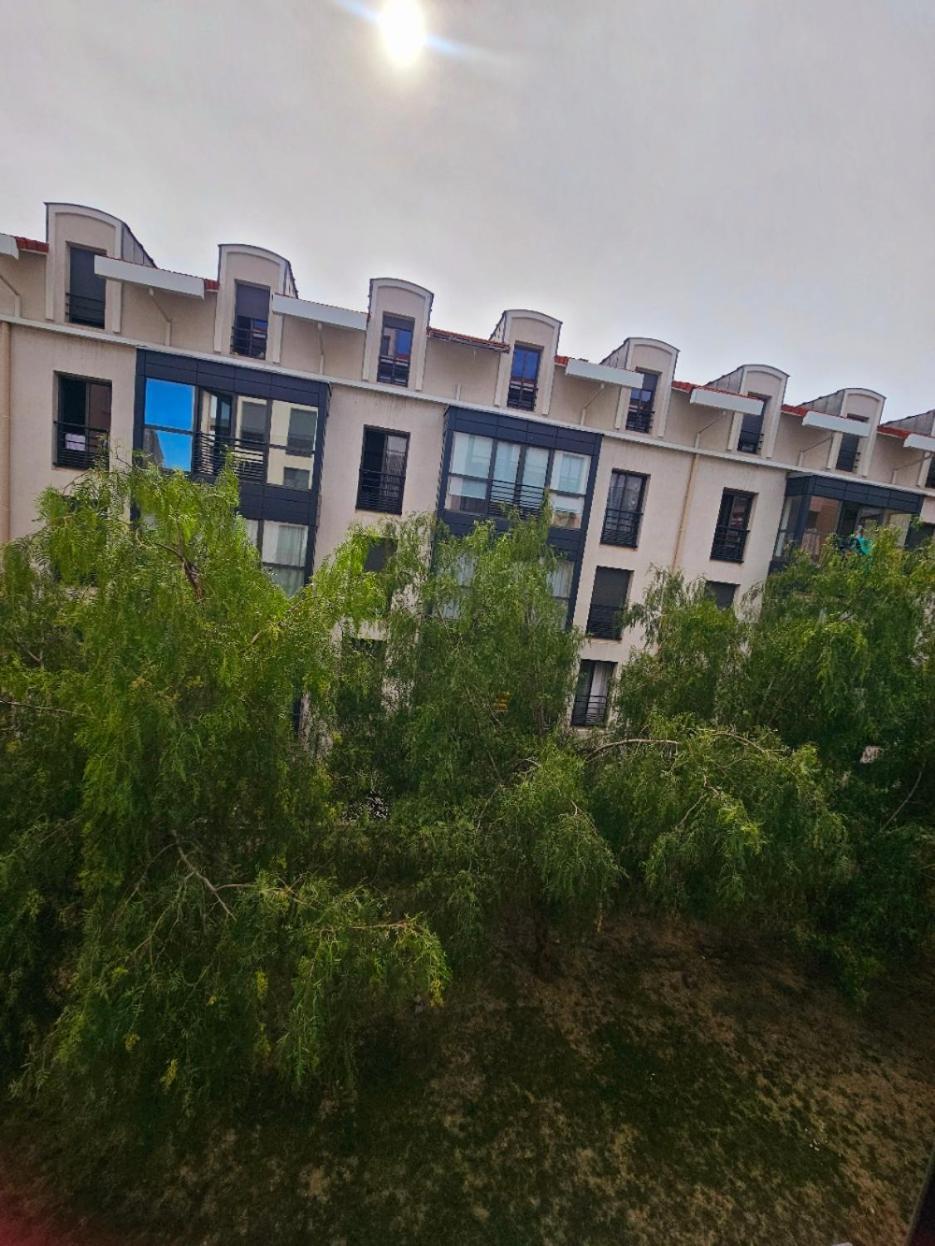 T2 A La Liberation, Apartment *